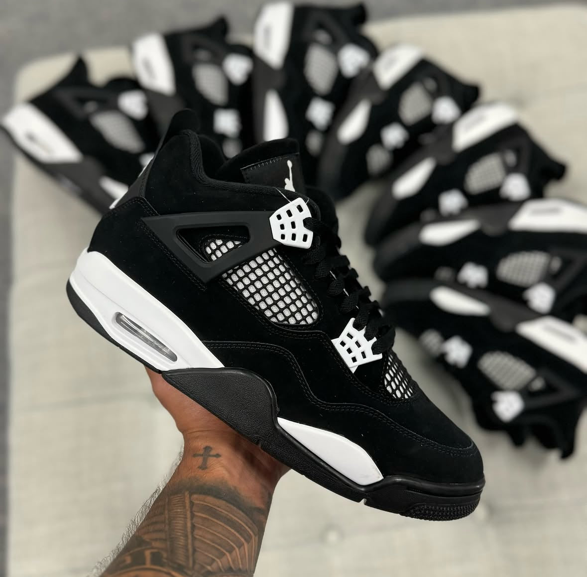 Jordan 4 WHITE THUNDER