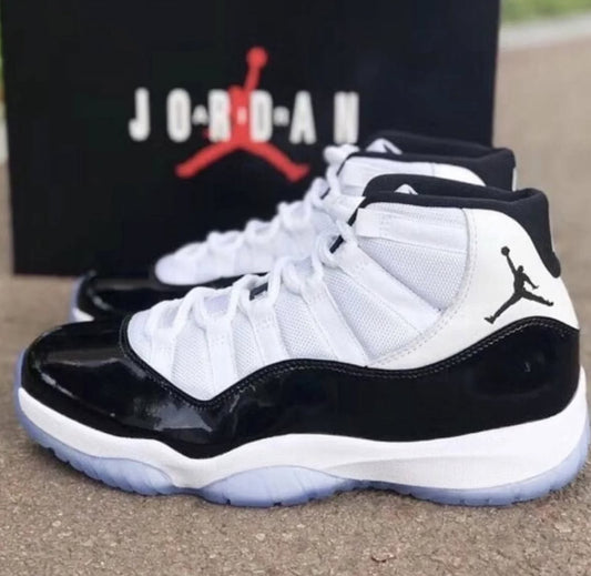 Jordan 11 Black fly