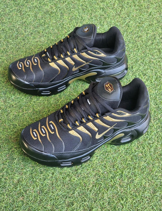 Nike Tuned 1 Black-Gold slow