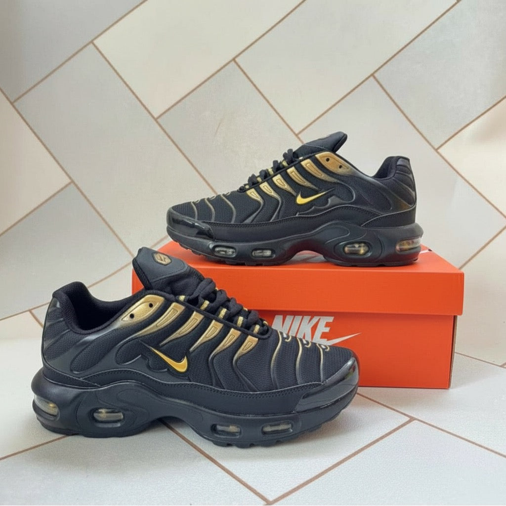 Nike Tuned 1 Black-Gold slow