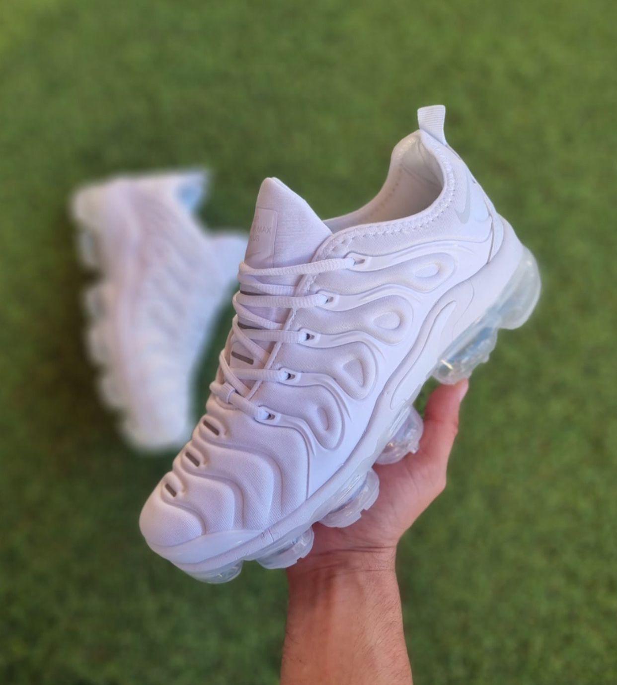 Vapor Max plus White