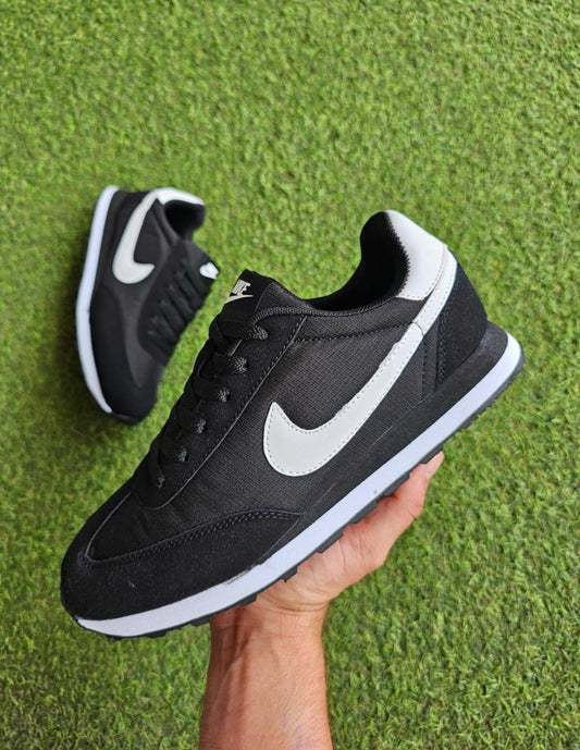 Nike cortez Black