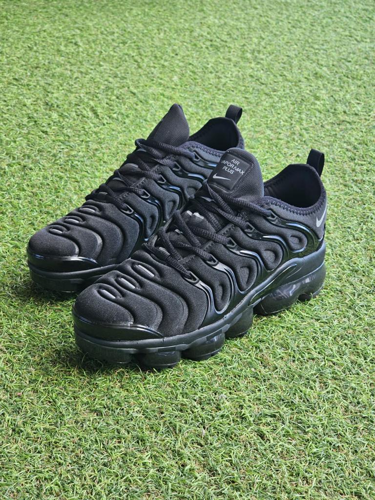 Vapor Max Plus Black clean